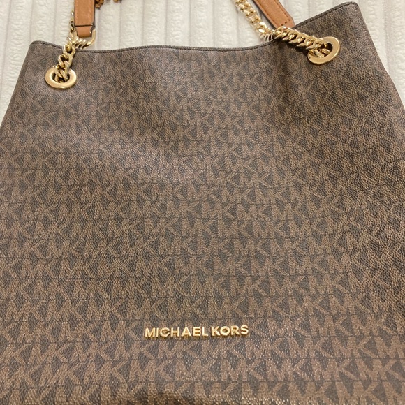Micheal Kors Purse - Picture 2 of 16